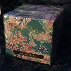 Lily Pulitzer shell search mug